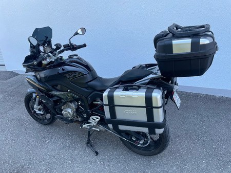 BMW S1000XR S1000RR 2019 из Швейцарии — фото 1