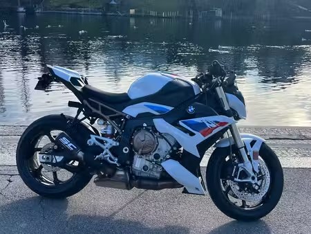 BMW S1000RR 2021 из Швейцарии — фото 1