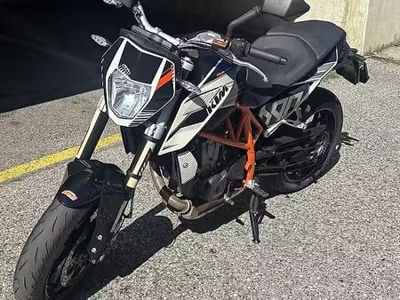 KTM DUKE 690 SMC 2015 из Швейцарии — фото 1