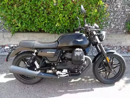 MOTO GUZZI V7 III STONE 2018 из Швейцарии — фото 1