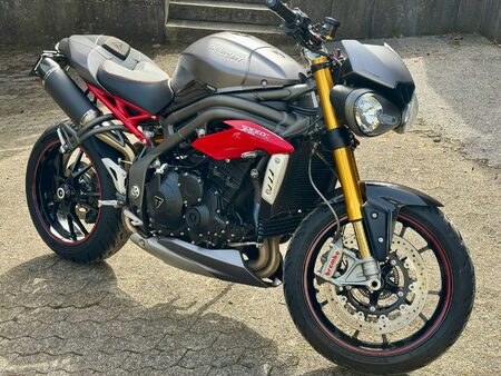 TRIUMPH SPEED TRIPLE R 2016 из Швейцарии — фото 1