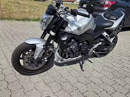 YAMAHA FZ FZ1 2011 из Швейцарии — фото 1