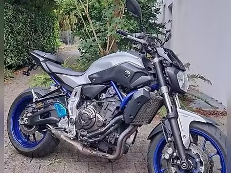 YAMAHA MT 07 2015 из Швейцарии — фото 1