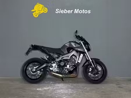 YAMAHA MT 09 2015 из Швейцарии — фото 1
