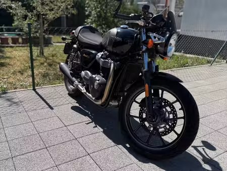 TRIUMPH BONNEVILLE 900 T120 2017 из Швейцарии — фото 1