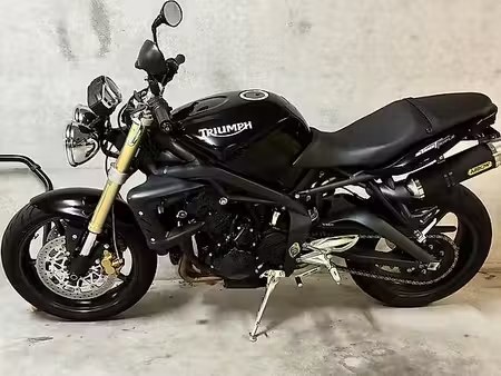 TRIUMPH STREET TRIPLE 2010 из Швейцарии — фото 1